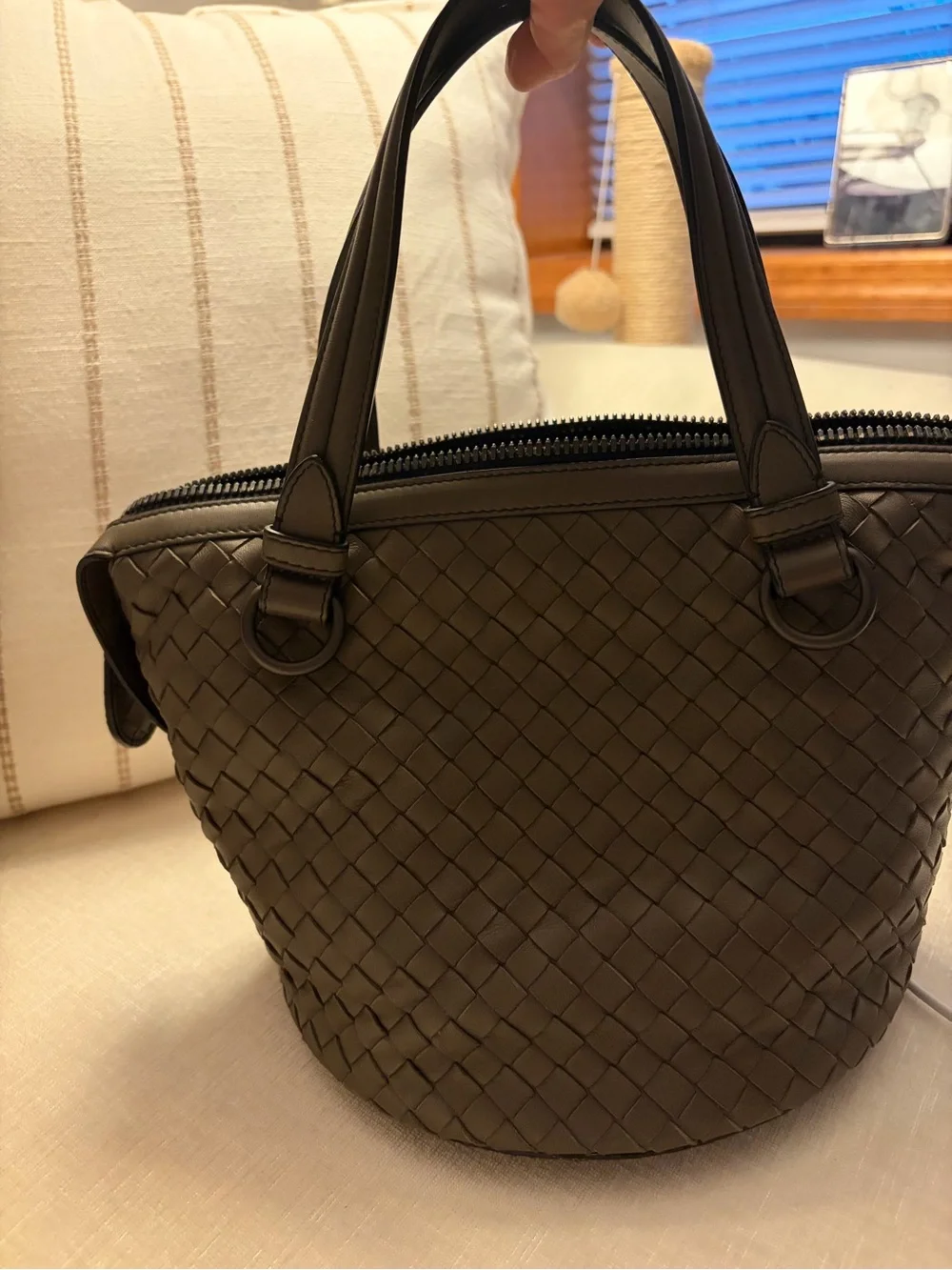 authentic Bottega Veneta Intrecciato Leather handle bag - Picture 4 of 16